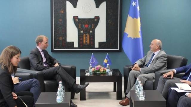 Mustafa, AB Yetkilisi Cullen'i Bilgilendirdi