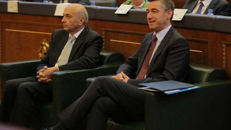 Kuçi Başbakan Yardımcısı, Hoxhaj Dışişleri Bakanı