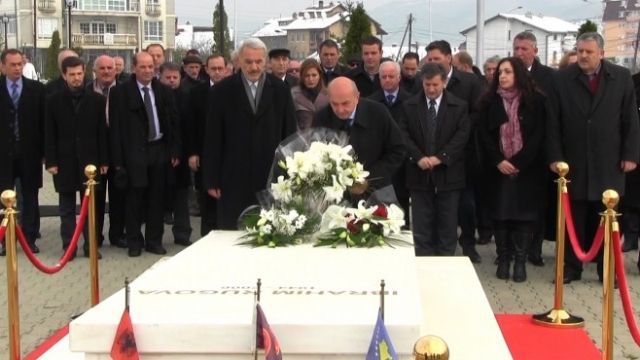 LDK, Kurucu Başkanı Rugova'yı Andı