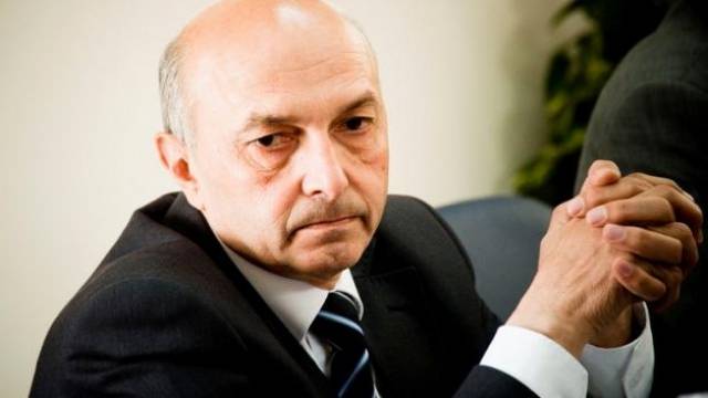 Mustafa: Thaçi'nin Vaat Ettiği Maaş Artışları Olmayacak