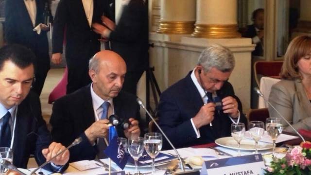 Mustafa Avrupa Halk Partilerinin Zirvesinde