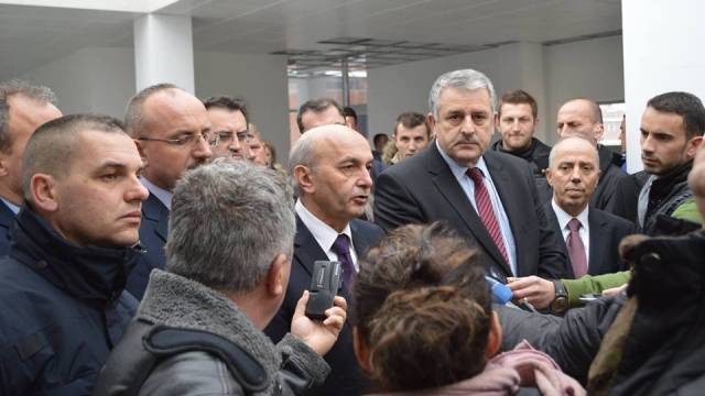 Mustafa: Kulağınız Belgrat'ta Değil  Priştine Hükümeti'nde Olsun