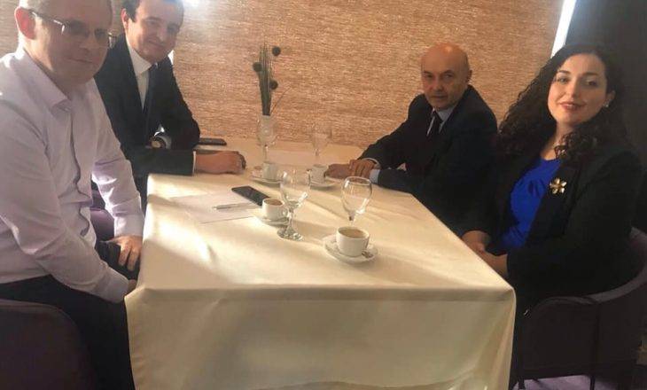 Mustafa,  Kurti  ile Gerçekleşen Görüşmeden Bilgi Verdi