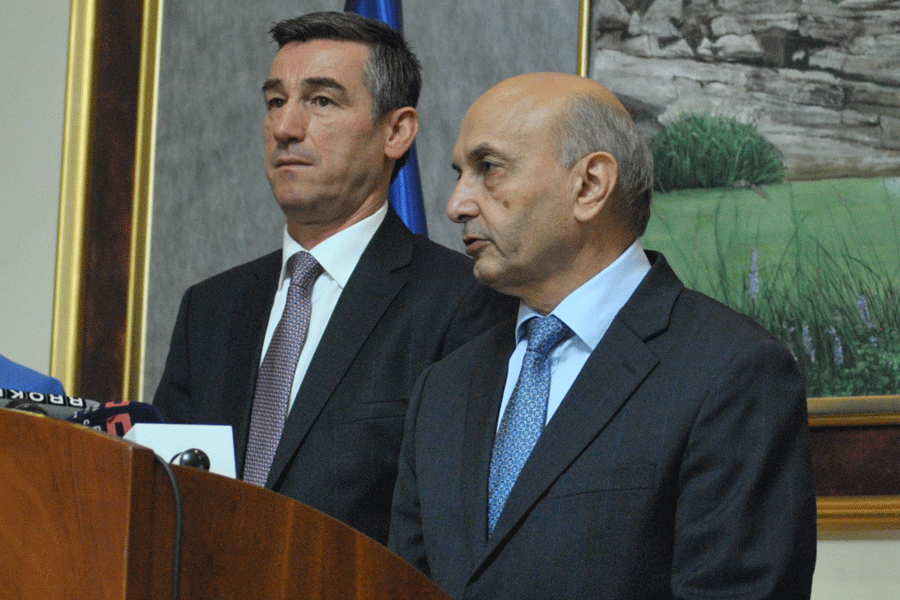Siyasiler Seçimlere Hazır