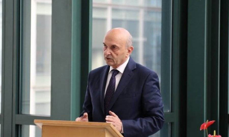 Vergi,  VV’nin Dogmatik ve Komplo Tutumları Nedeniyle Kaldırılmadı