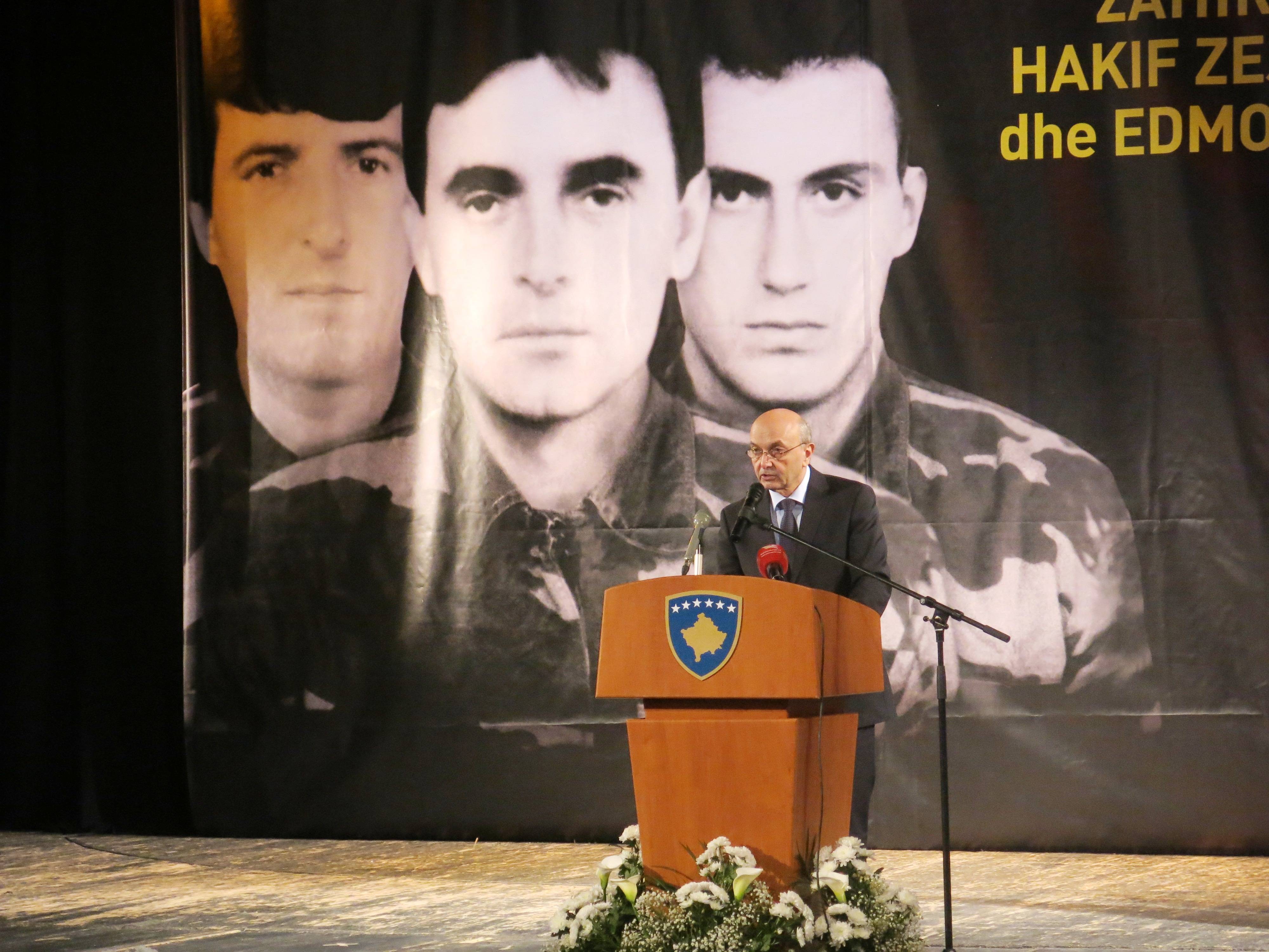 Mustafa: Kosova'yı Terk Etmeyin'