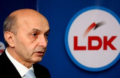Mustafa,  Sırbistan ile Görüşmelerin Şartlandırılmasından Yana