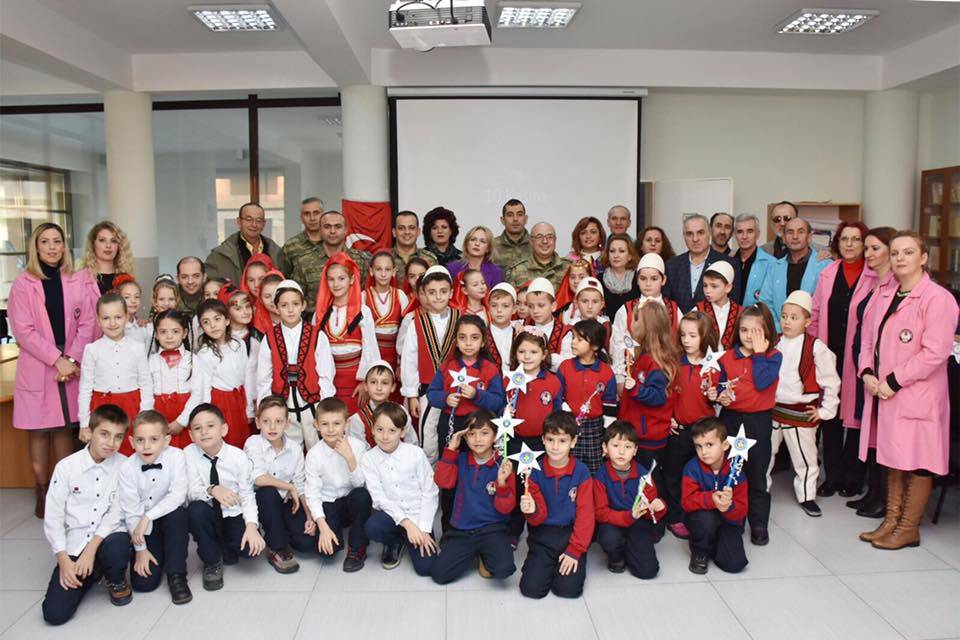 Türk Askeri’nden Geleceğimize Destek