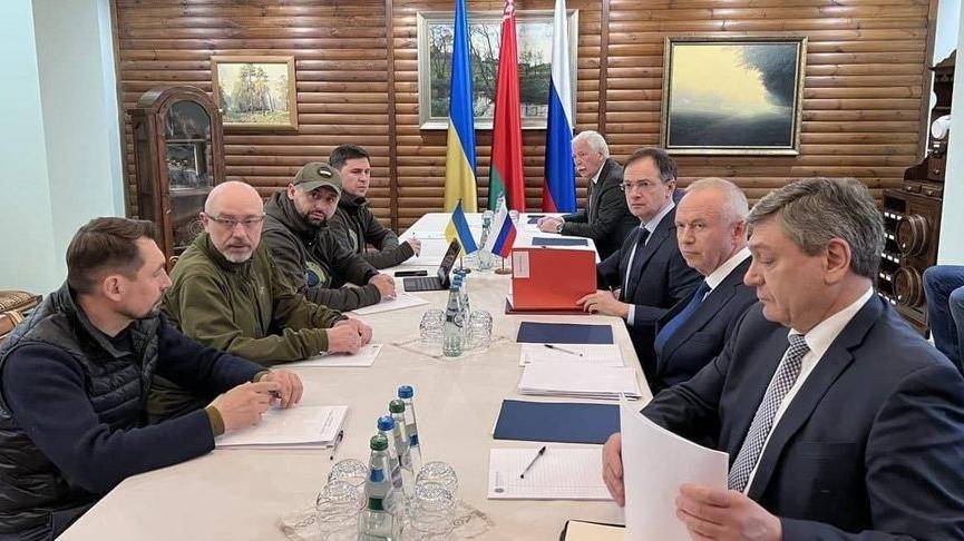 Rusya-Ukrayna görüşmelerinin 3’üncü turu bitti! Rusya’dan geçici ateşkes kararı