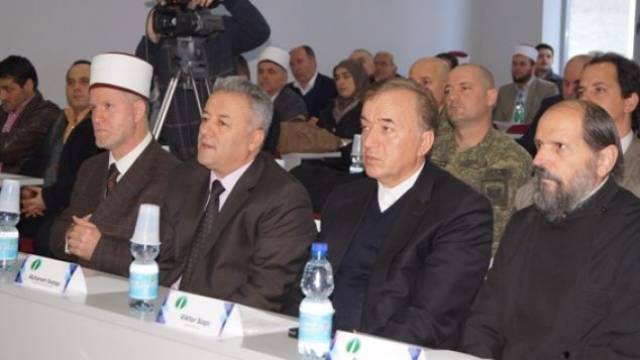 Ferizovik'te  "İslam ve Terörizm" Tartışıldı