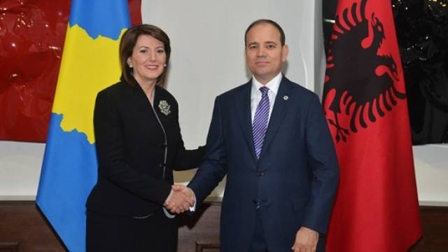 Bujar Nishani'den Kutlama