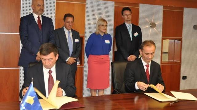 Kosova-Makedonya Arasında Eğitim Alanında İlk İşbirliği Anlaşması