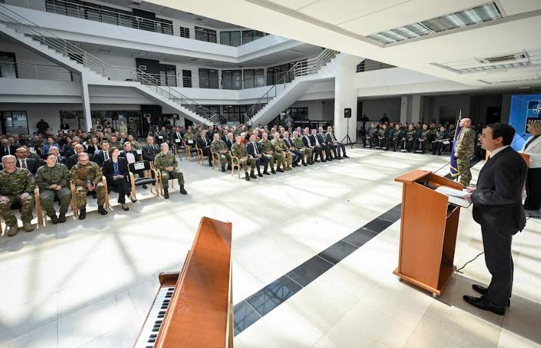 Kurti, NATO Ekibinin Kosova Güvenlik Gücüne Katkısını Değerlendirdi