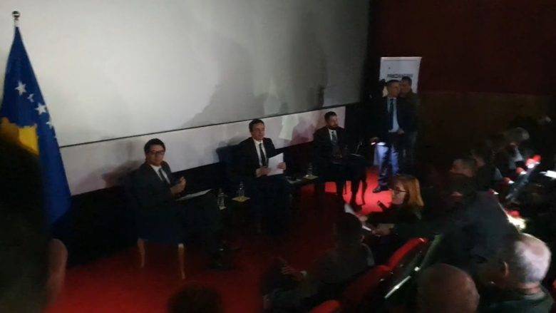 Prizren'de Kurti Bütçe Tanıtımını Yaparken Elektrikler Kesildi