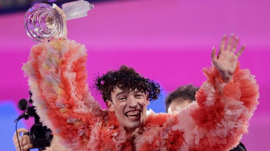 İsrail protestoları ve Filistin'e desteğin damga vurduğu Eurovision'u "İsviçre" kazandı