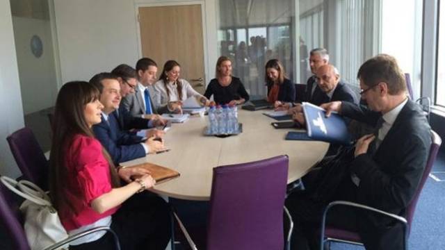 Brüksel'de Kosova-Sırbistan Temasları Başladı