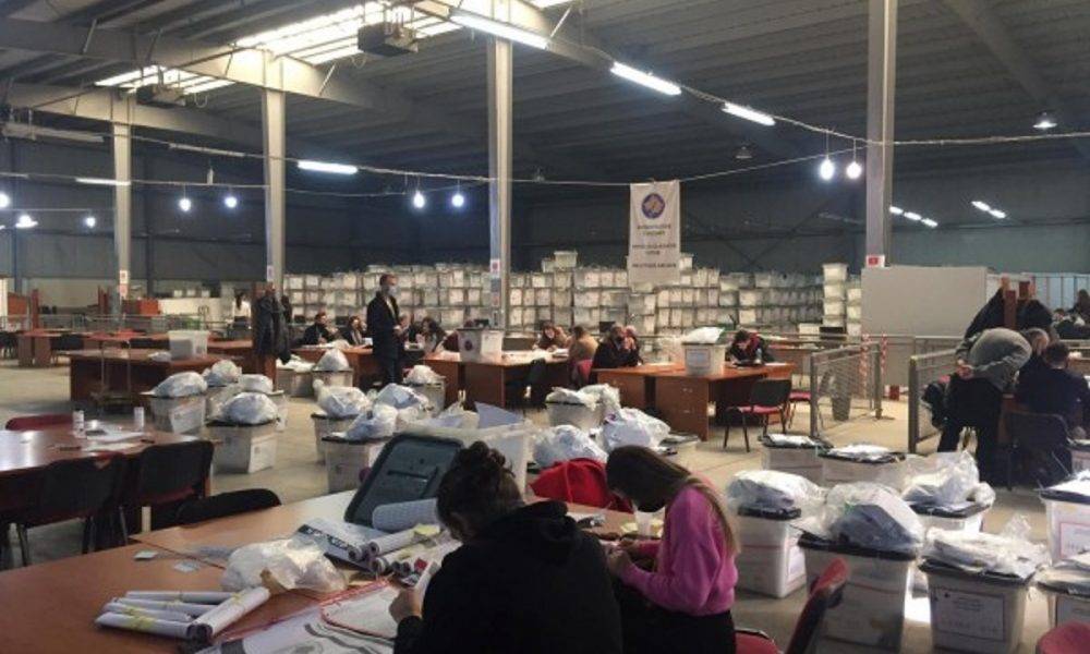 Posta Yoluyla Gönderilen Oy Pusulalarının 8.212’si Onaylandı, 3.435’i Reddedildi