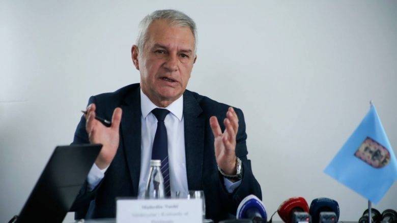 Priştine Tam Kapanmaya Karşı