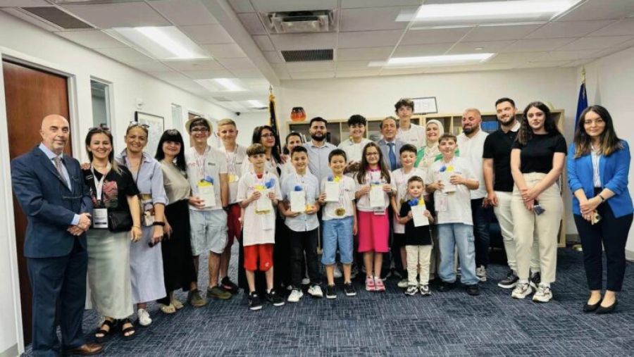Kosovalı Öğrencilerden Büyük Uluslararası Başarı