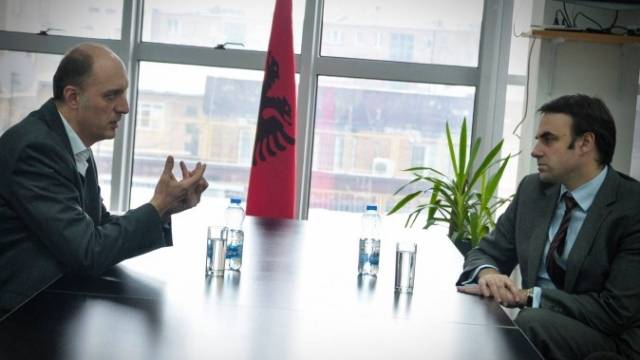O'Connel Yine de Vetëvendosje ile Görüştü