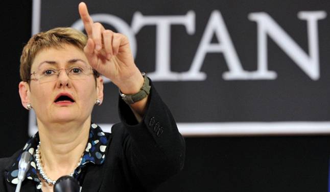 NATO: Kosova Ordusu Kosova'nın İç Sorunudur