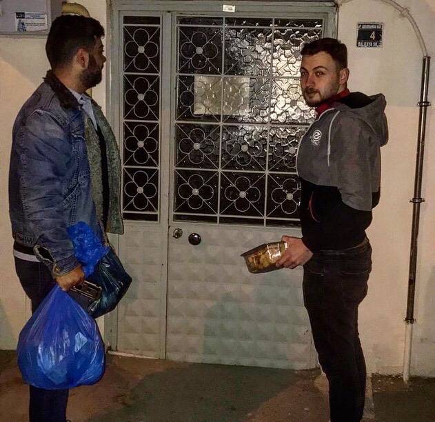 KOSOVALI ÖĞRENCILERE TÜRKIYE'DEN DESTEK