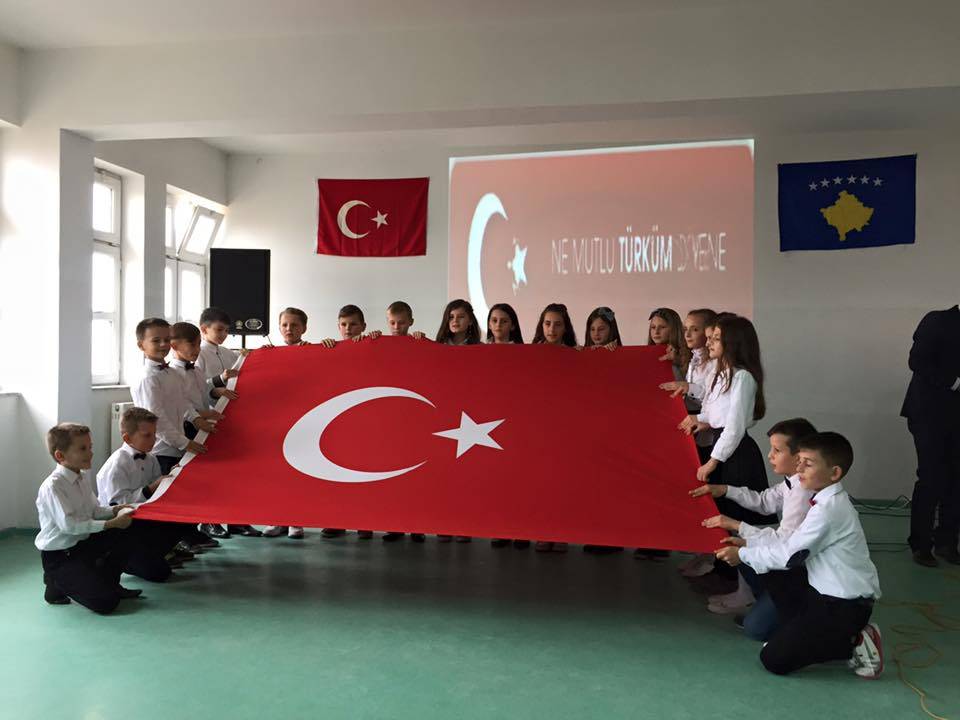 Büyükelçi Kılıç Prizren ve Mamuşa  Öğretmenleri Kutladı