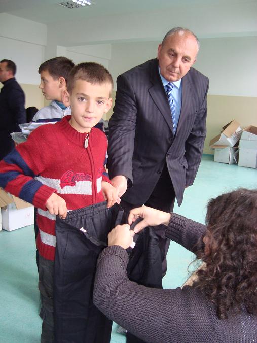 Mamuşalı Öğrencilere Okul Kıyafetleri Dağıtıldı