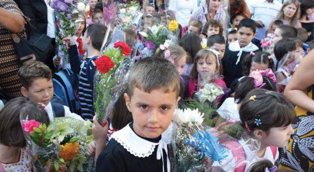 Okullarda İlk Ders Azize Tereza'ya Adandı