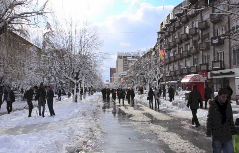 Priştine'de Olağanüstü Durum İlan Edildi