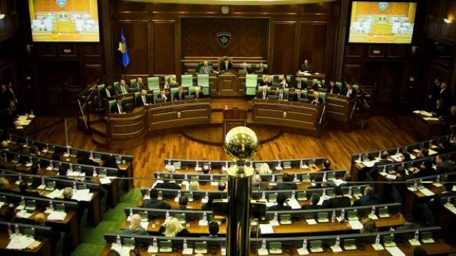 Muhalefet de Sırp Soykırımının Kınanacağı Karar Tasarısını Hazırlıyor