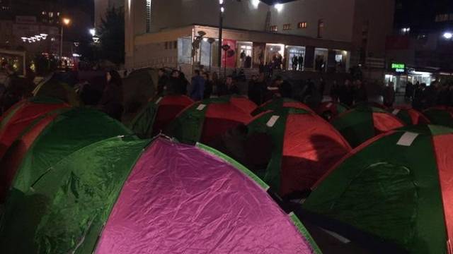 Muhalefetin 'Gündüz Gece' Protestosu Başladı