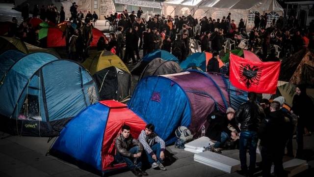 Muhalefet Protesto için Yeni Stratejiler Arayışları İçinde