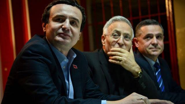 Muhalefet Seferberliğini Sürdürüyor