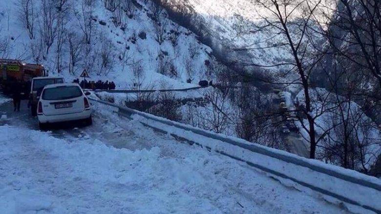 İpek-Rugova  Yolunda Çığ