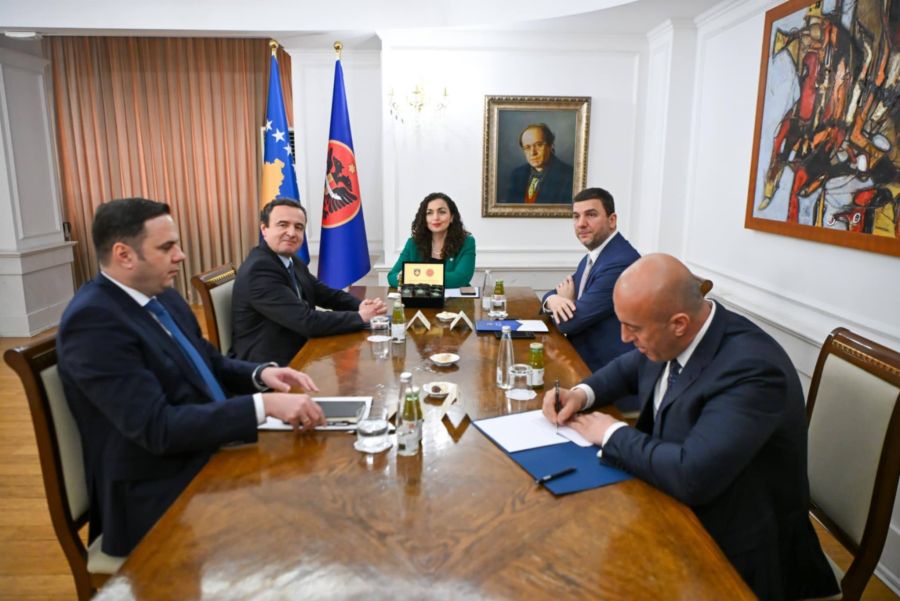 Osmani; Kurti, Krasniqi, Abdixhiku ve Haradinaj ile Görüşüyor