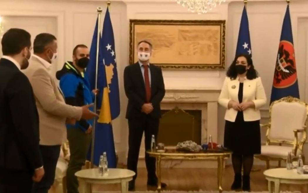 Cumhurbaşkanı Osmani, Olimpiyat Ekibine Bayrağı Teslim Etti