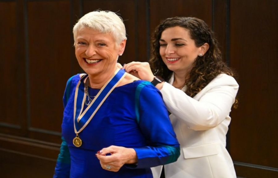 Osmani, Kosova’ya Desteğinden Dolayı Alman Siyasetçiye Madalya Verdi