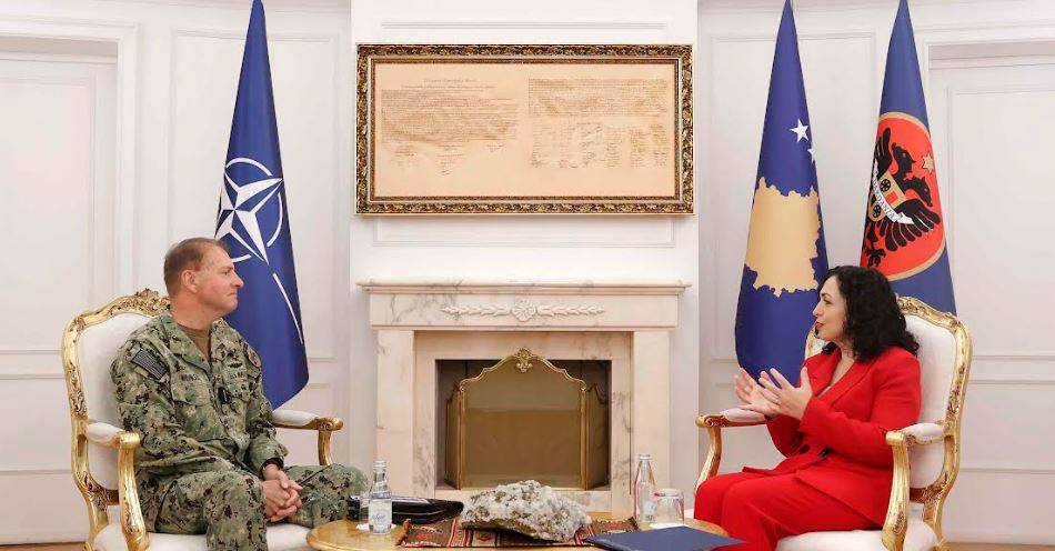Osmani NATO Amiralini Kabul Etti