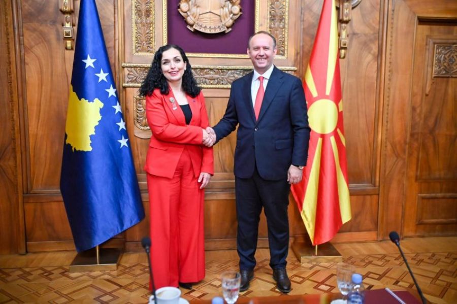  Osmani, Kuzey Makedonya Meclis Başkanı ve Bosna Başkanlık Konseyi Başkanı ile Görüştü