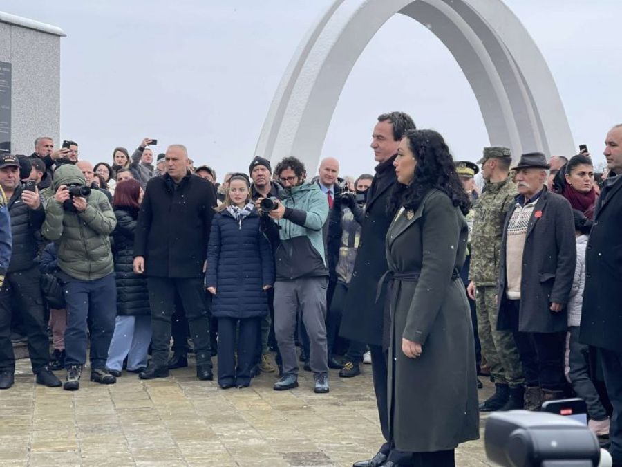 Osmani ve Kurti, Reçak’ta Sırp Soykırımı Kurbanlarını Andı