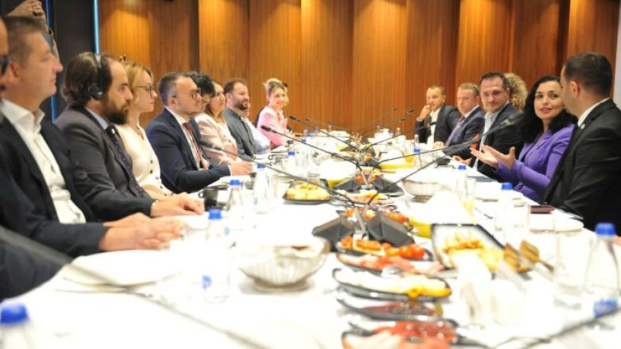 Osmani, Amerikan Ticaret Odası'nı Ziyaret Etti
