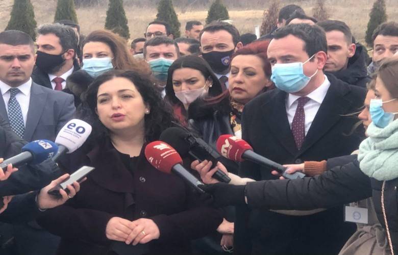 Osmani ve Kurti Prekaz’da Saygı Duruşunda Bulundu