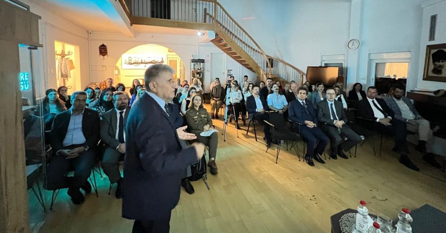 “Ötüken’den Balkanlara Türkler ve Türkçe“ Konulu Söyleşi Düzenlendi