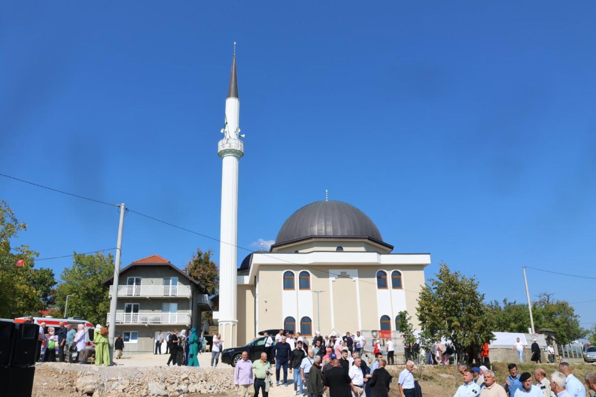  Glumina’da yeni cami ibadete açıldı: “Cami bir cemaatin kalbidir; kalp canlıysa cemaat de canlıdır”