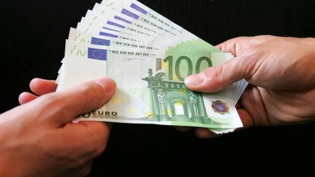 Bir Kişiyi İşe Almak İçin 12.700 Avro Rüşvet Aldı
