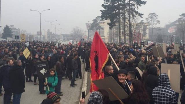 Yakova'daki Protesto Sakindi