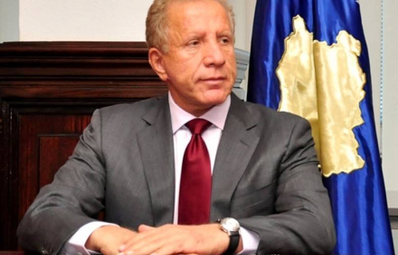Kosova Bayrağı Priştine Girişinde Olmalı