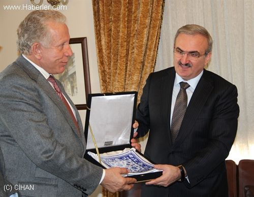 Başbakan Yardımcısı Pacolli'den Türk İş Adamlarına Yatırım Çağrısı