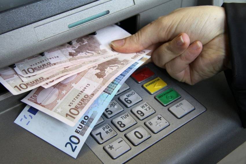 Kosova, Düşük Maaşlarla Balkanlarda İkinci Sırada